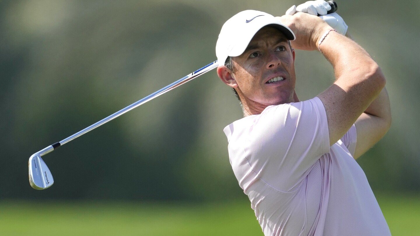 McIlroy entre en lice à Dubaï avec 63 points, à deux coups de l'avance après le troisième tour.