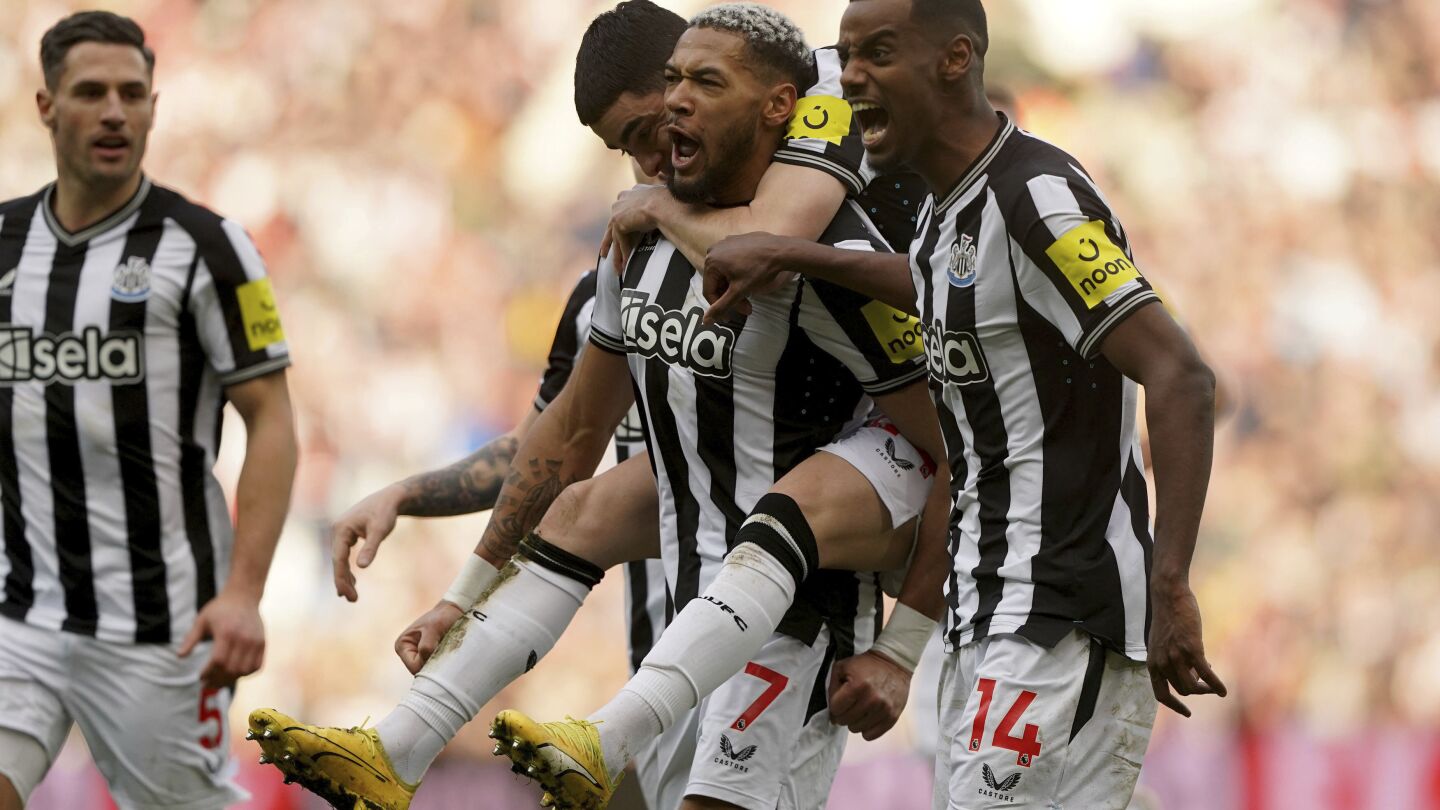 Newcastle bat Sunderland 3-0 en FA Cup pour mettre fin à la crise.  Isak marque deux fois