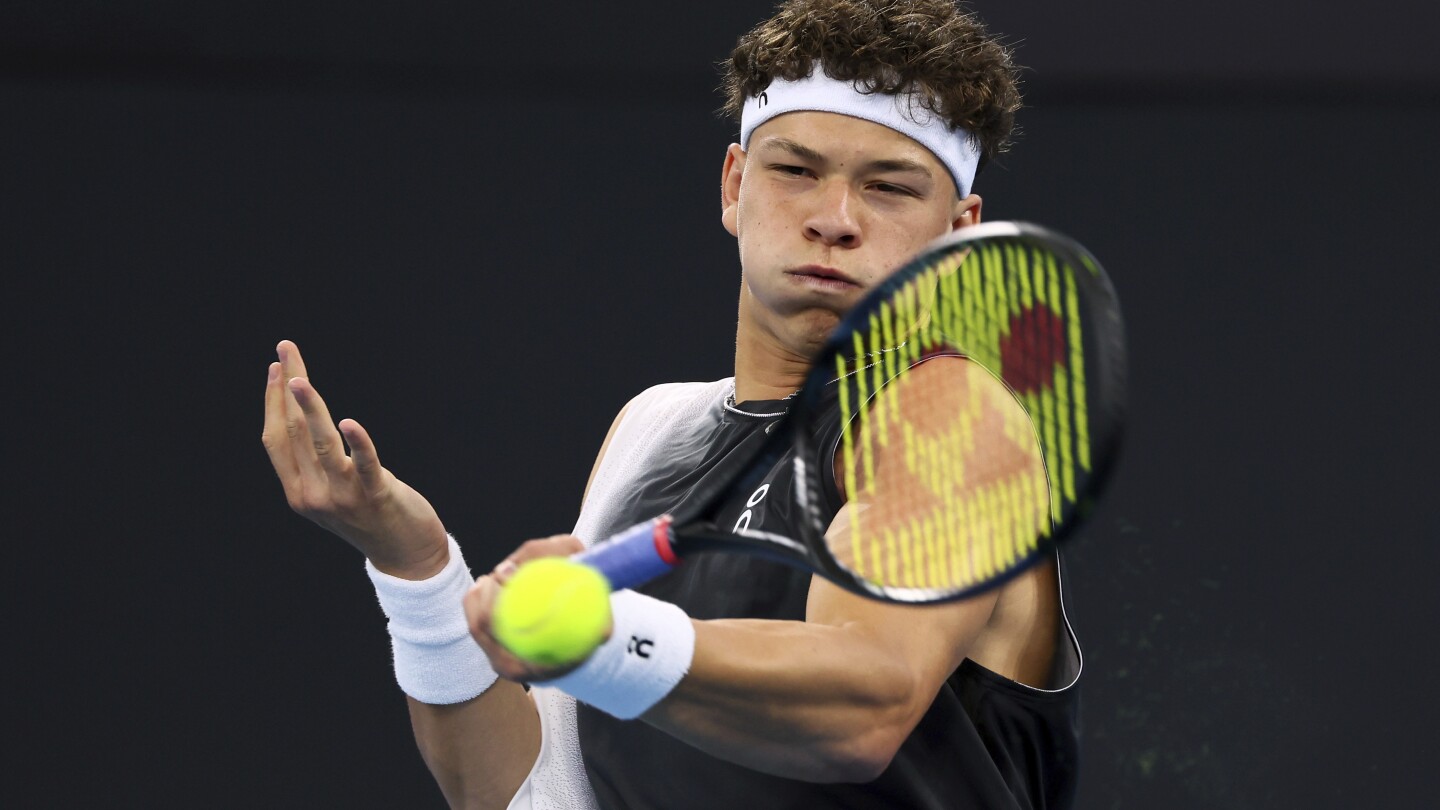 Shelton domine alors que les têtes de série perdent à l'Auckland Classic