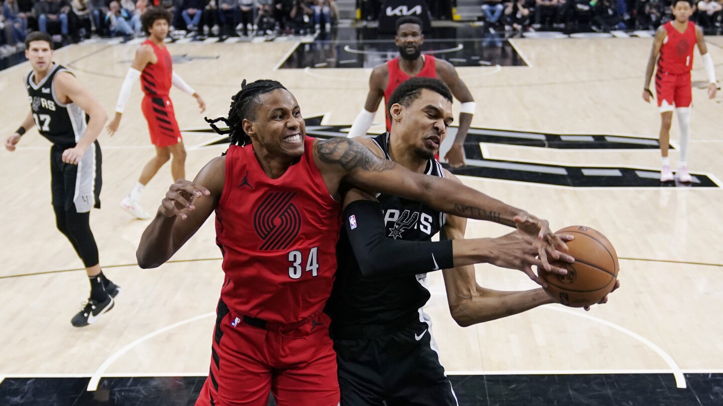 Sochan et Wembanyama aident les Spurs à surmonter les 40 points de Simons pour dominer les Trail Blazers, 116-100
