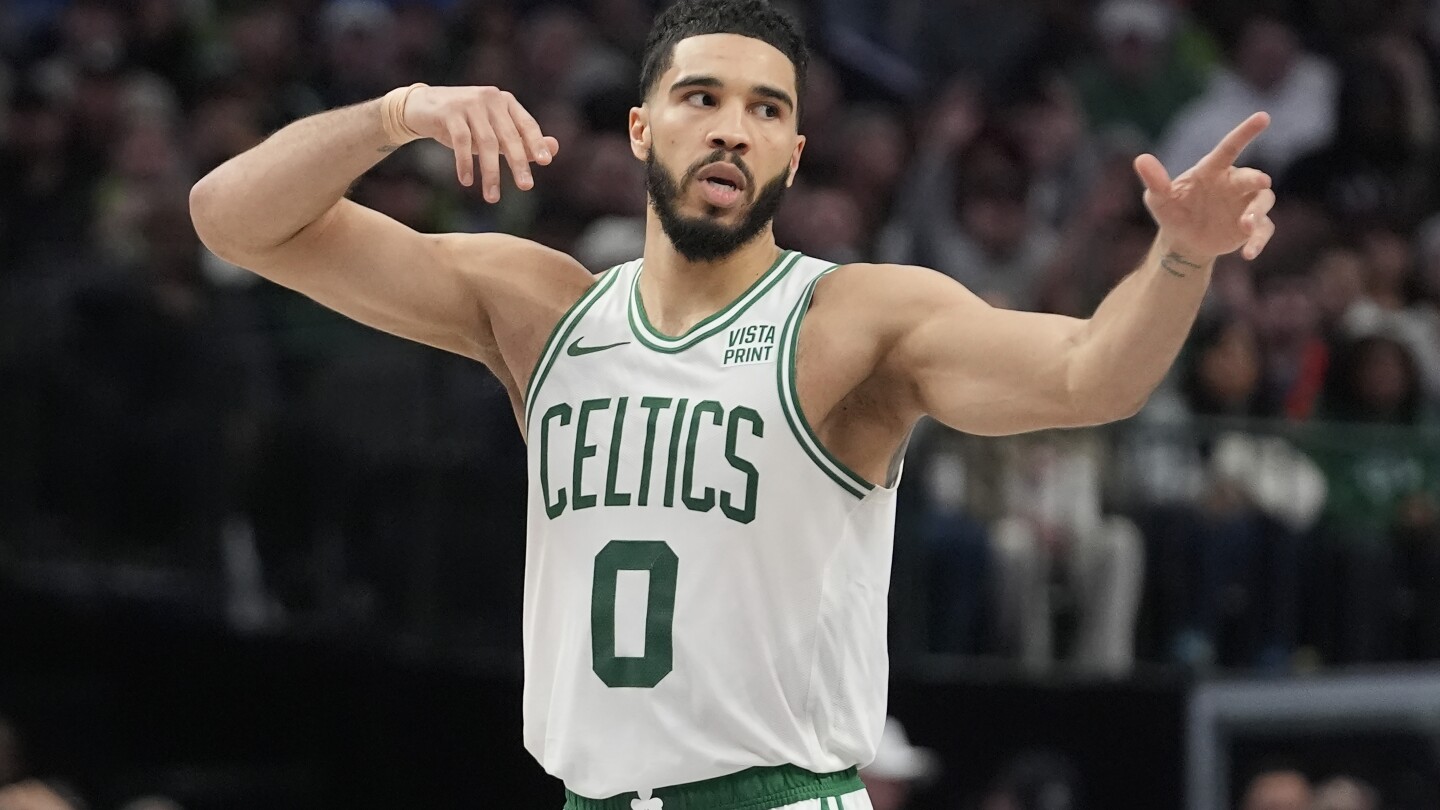 Tatum et Brown aident les Celtics à surmonter le triple-double de Doncic lors de la victoire 119-110 contre les Mavs