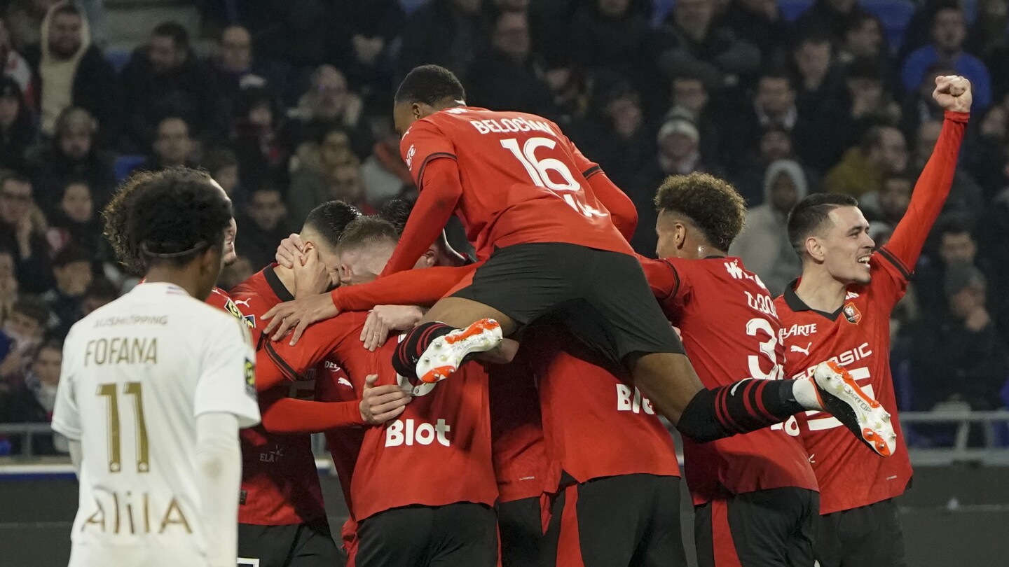 Terrier avec deux buts mène Lyon en lambeaux alors que Rennes remporte le thriller du championnat de France