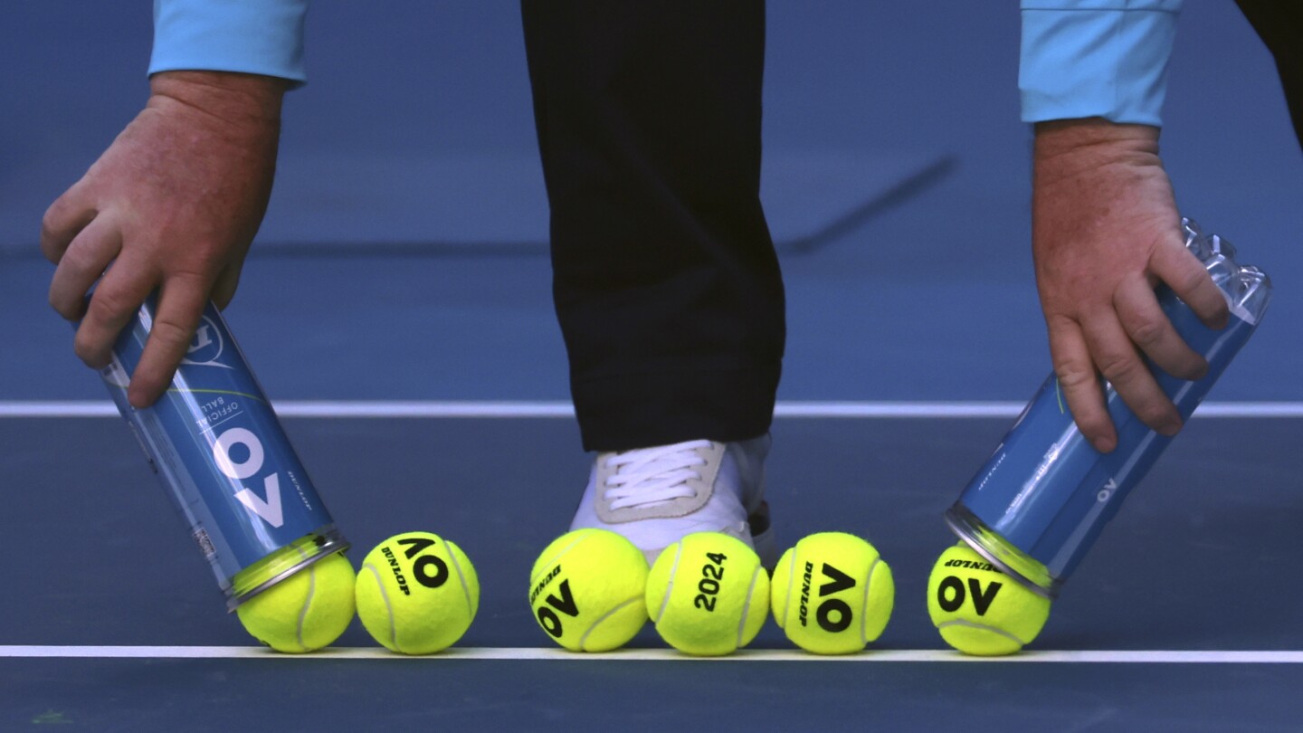 Trop de changements de balle de tennis peuvent-ils provoquer des blessures ?  Les joueurs le pensent.  Les tournées vérifient