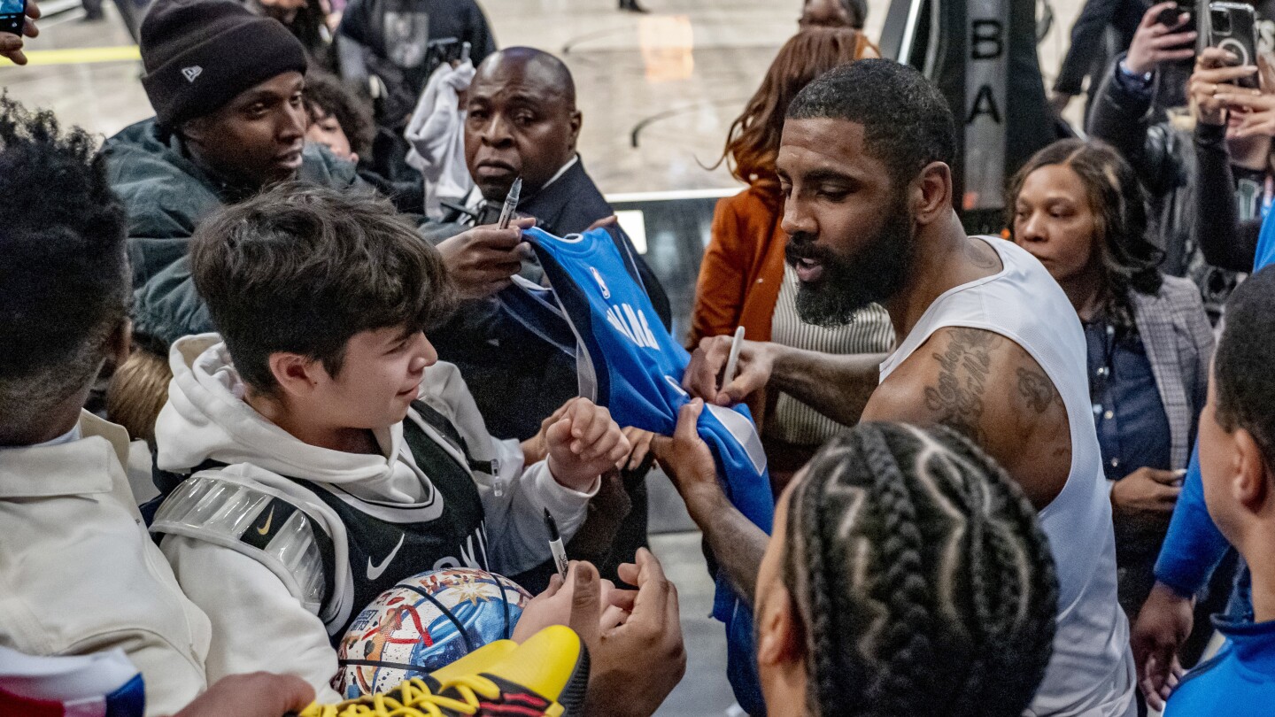 Kyrie Irving est prêt à laisser derrière lui les turbulences de Brooklyn et à se concentrer sur son avenir à Dallas