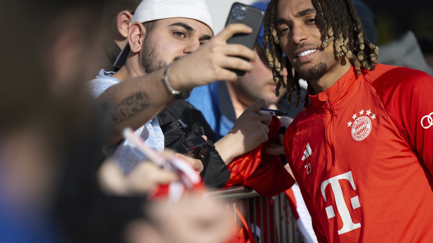 Le nouveau Bayern Munich recrute Sacha Boey pour des semaines en raison d'une déchirure aux ischio-jambiers