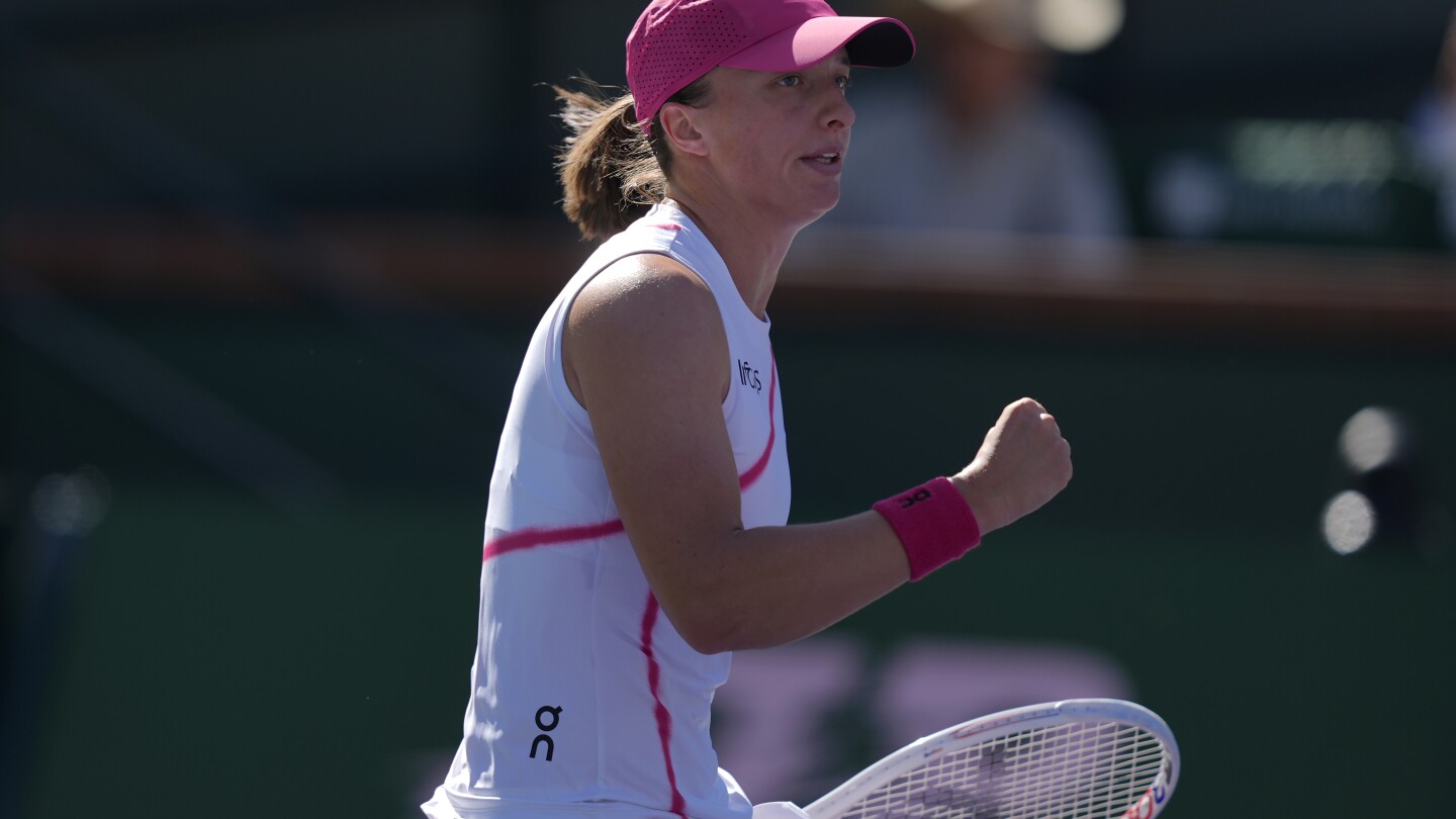 Iga Swiatek, la mieux classée, passe à Indian Wells avec une victoire facile contre Danielle Collins