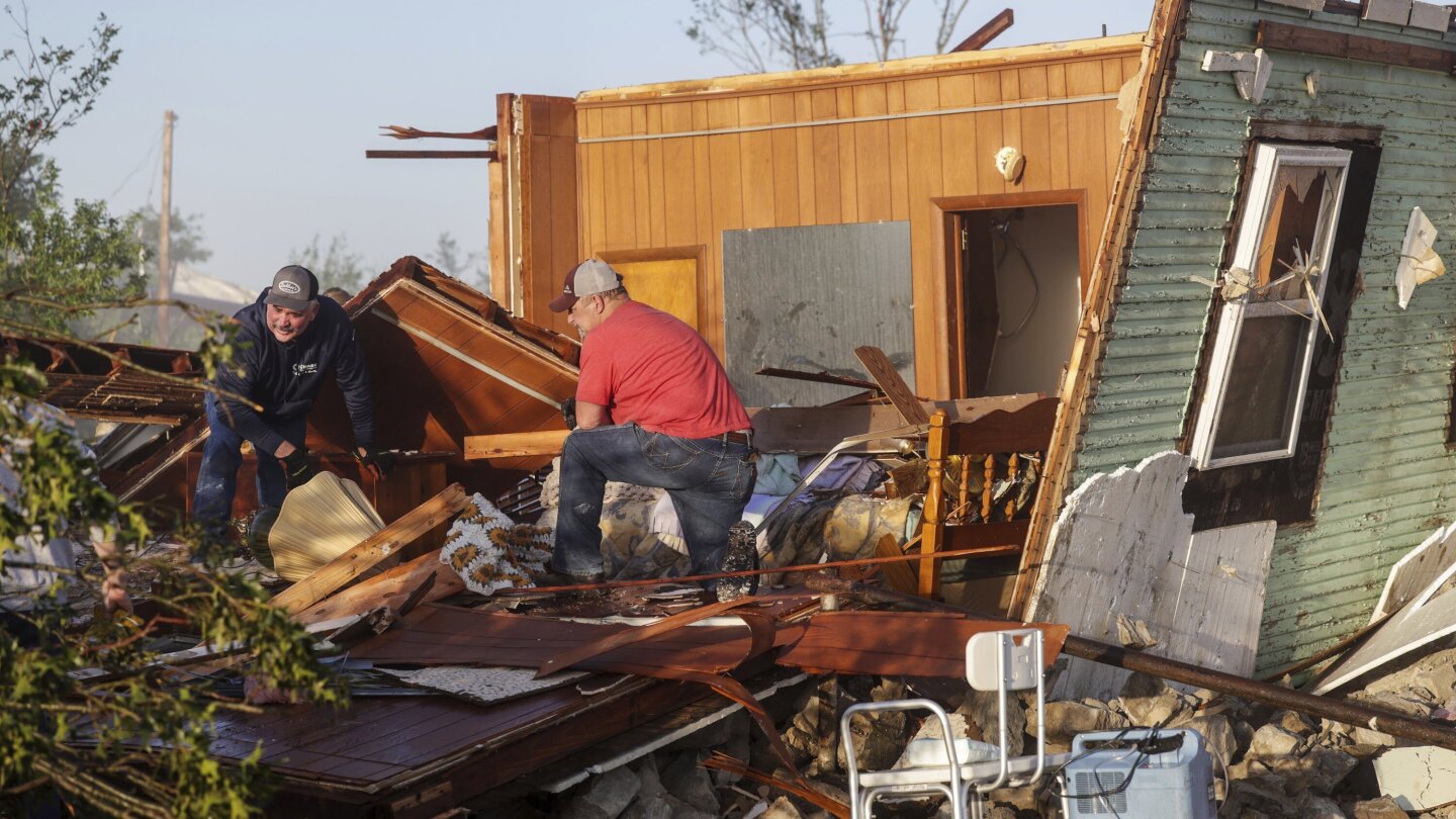Après la tornade meurtrière de l'Oklahoma, les prévisionnistes avertissent le Midwest de se préparer à davantage de conditions météorologiques