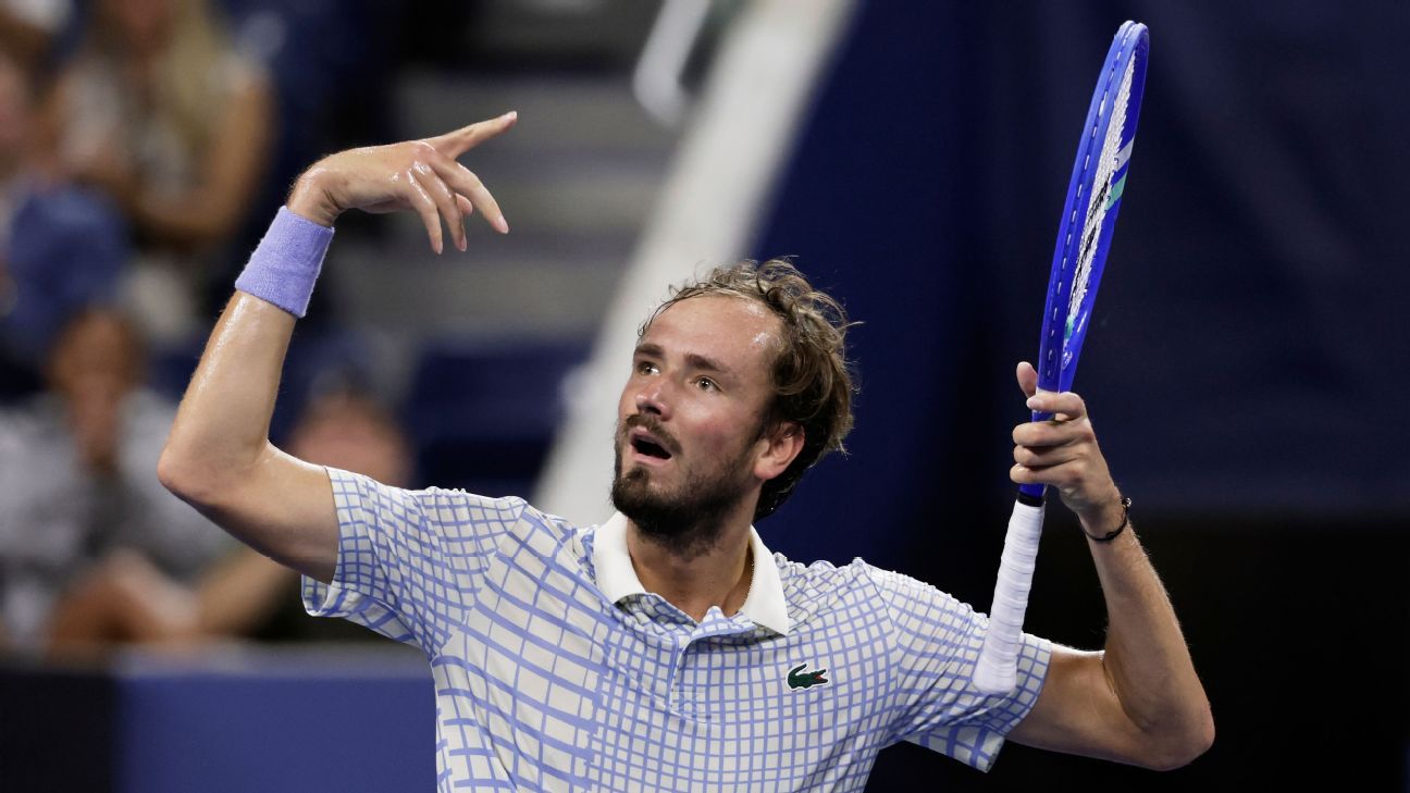 Un point de match, un photographe et un ensemble inhabituel entre Medvedev et Bonzi aux États-Unis