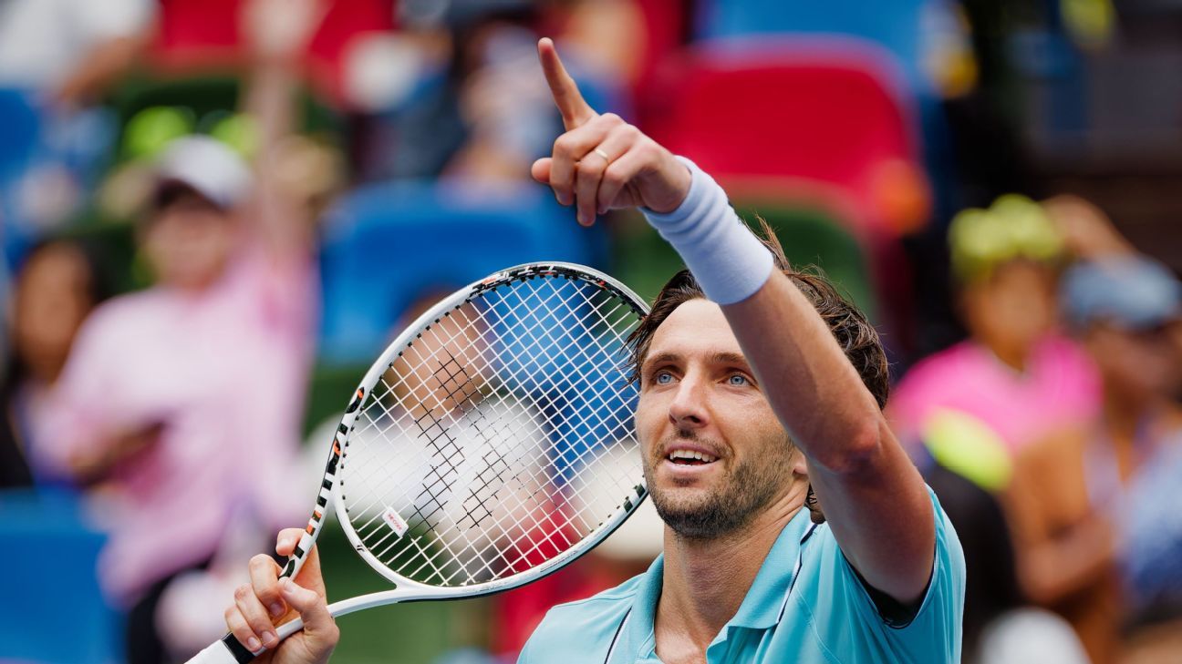 Affaire de famille : Rinderknech s'est rendu en quarts de finale à Shanghai et a laissé un message à son cousin Vacherot