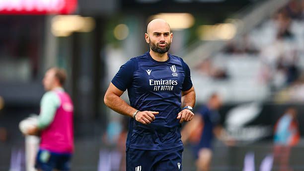 Dans l'œil de la tempête: la critique d'un ancien noir à l'arbitre des Pumas-sudaphriques