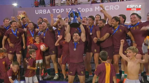 0:42 Newman a parfaitement géré le maul et Brandi a réussi l'essai6h1:22 Nicanor Acosta a été averti, mais la carte était pour Timoteo Silva7h0:34 Newman a soulevé le trophée pour la première fois de son histoire !5h0:42 Newman a parfaitement géré le maul et Brandi a atteint l'essai6h1:22 Nicanor Acosta a été averti, mais la carte était pour Timoteo Silva7h0:34
"C'est fou de briser ce mur ou de maudire"l'émotion de Gutiérrez Taboada après le titre de Newman dans le Top 12 URBAL'ouvreur de Cardenal s'est entretenu avec Scrum après la fin du match et n'a pas caché sa joie.5hProFocus/Magdalena Tudor
