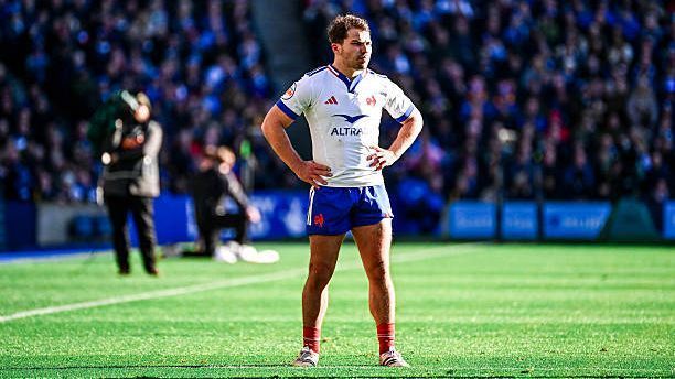 Antoine Dupont, méconnaissable : deux erreurs qui ont coûté à la France la défaite contre l'Ecosse