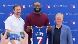 Jaylen Brown envoyé à Philadelphie : j’ai balancé mon téléphone en apprenant l’échange
