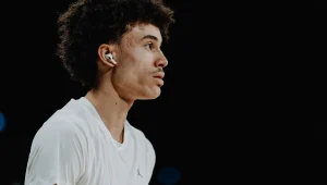 Nolan Traoré face à une armée de jeunes meneurs : peut-il percer chez les Nets ?