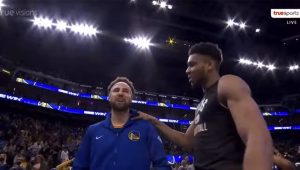 Giannis Antetokounmpo, l’homme formidable qui a touché Klay Thompson