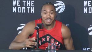 Vidéo : Quand Scottie Barnes perd sa tenue en plein échauffement