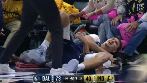Vidéo : Cooper Flagg blessé après une faute d’Aaron Nesmith