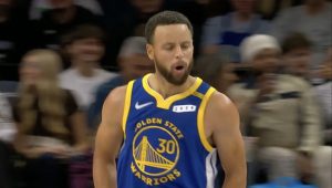 Stephen Curry domine les Wolves avec 44 points, 8 rebonds et 6 passes décisives